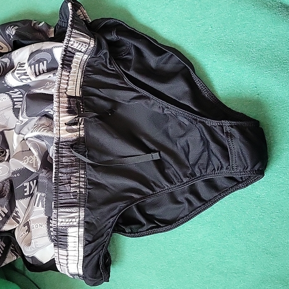 Nike Dry Running Shorts Women's Medium NWT - Picture 5 of 5